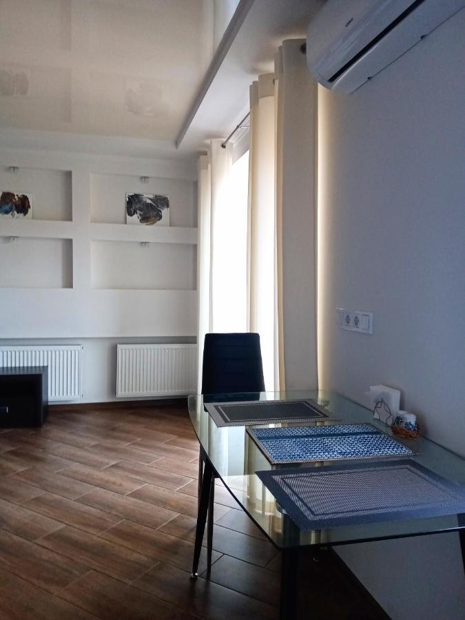 1-Room Studio Center Τσερκάσι Εξωτερικό φωτογραφία